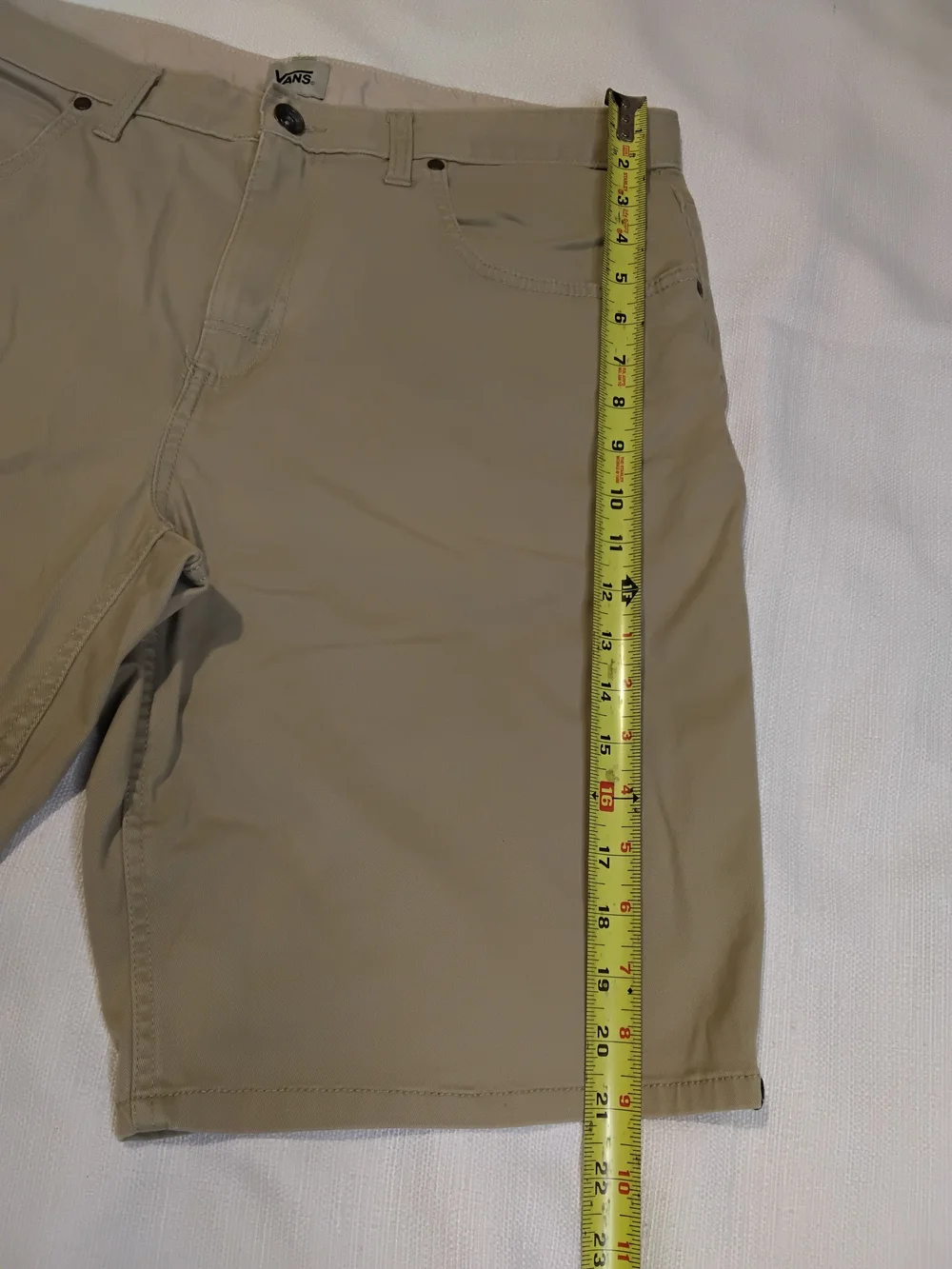 Vans Men's Tan Flat Front Shorts Sz 36.
